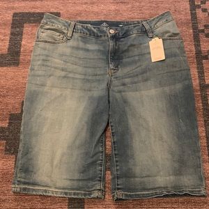 NWT St John’s Bay Bermuda Shorts size 18w